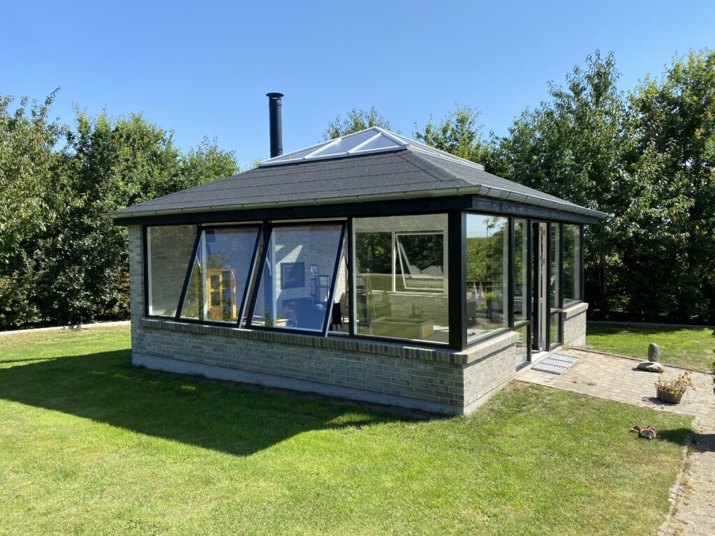 Udestue med rytterlys