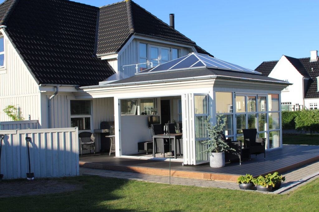 Helårs udestue med foldedøre